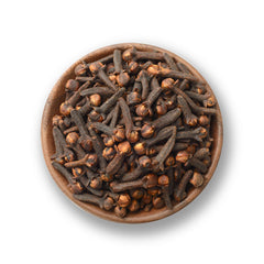 Cloves in bowl